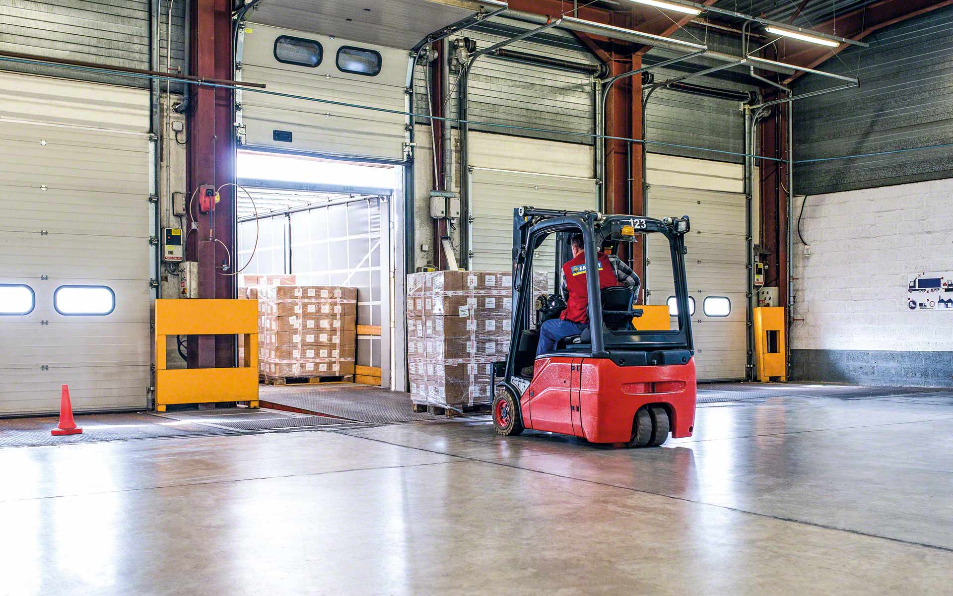 Warehouse Construction Company in Ahmedabad for PEB Warehouses